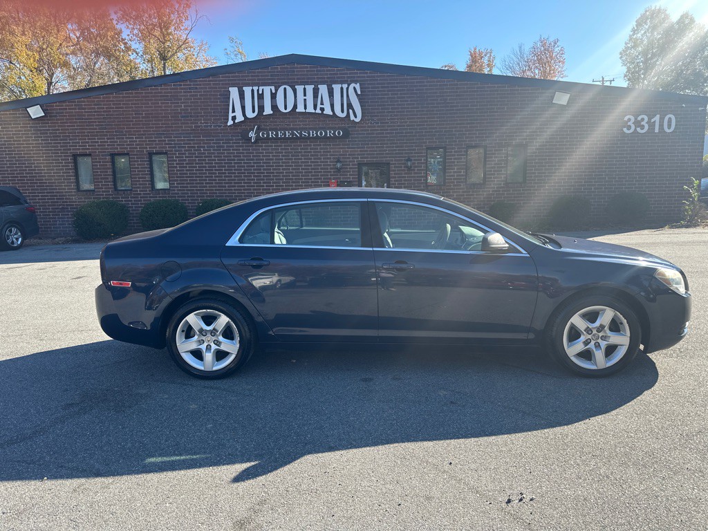 2011 Chevrolet Malibu Image 8