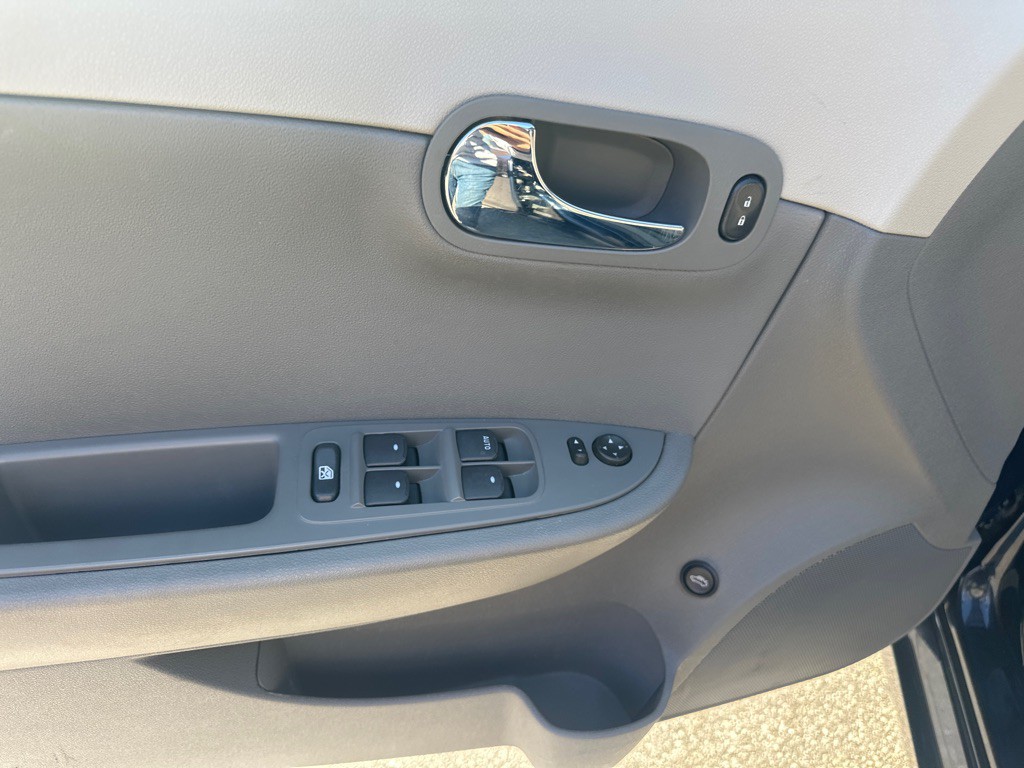 2011 Chevrolet Malibu Image 10