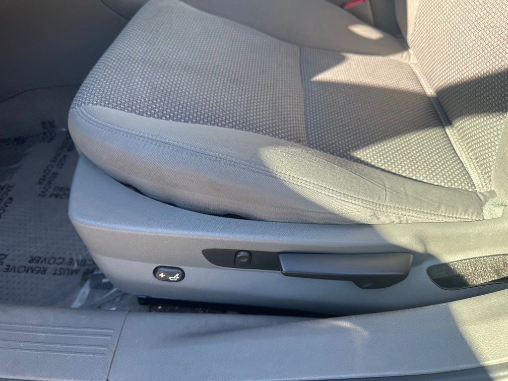 2011 Chevrolet Malibu Image 13