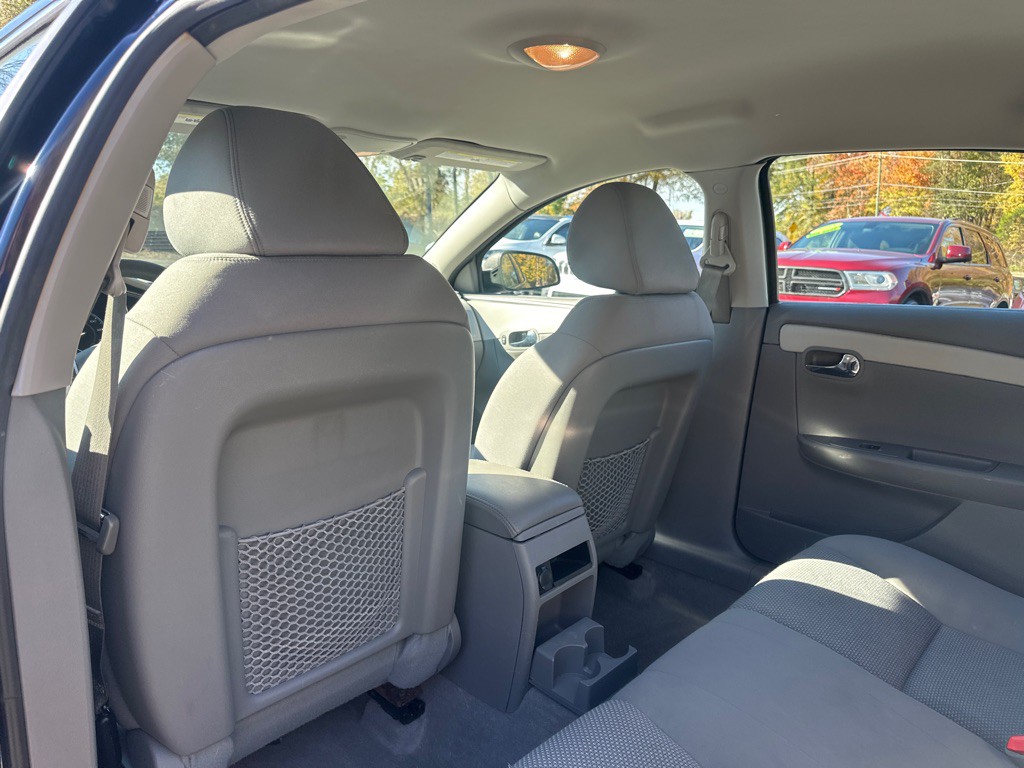 2011 Chevrolet Malibu Image 19