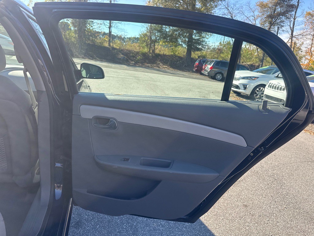 2011 Chevrolet Malibu Image 20