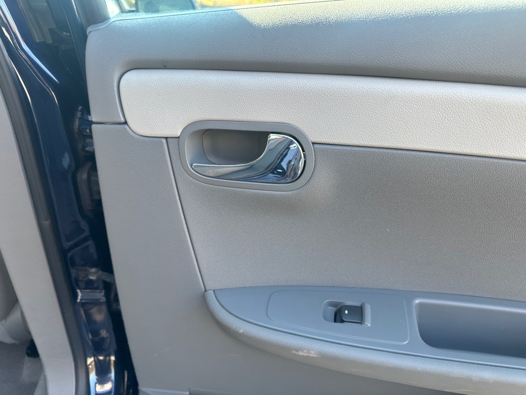 2011 Chevrolet Malibu Image 21