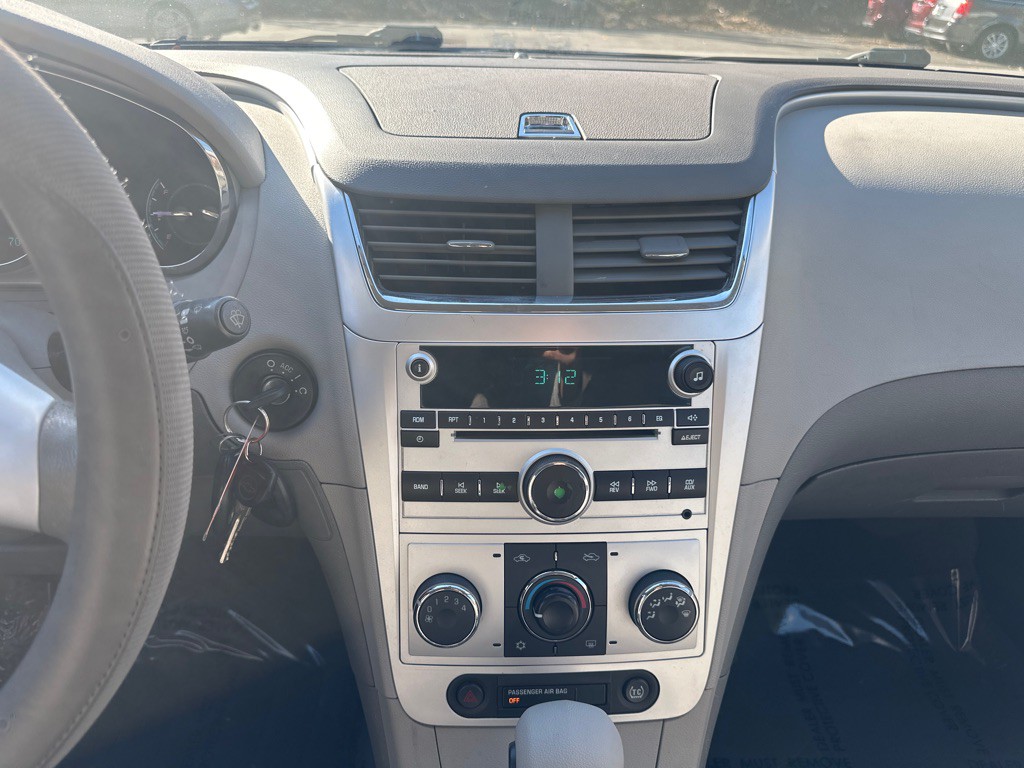 2011 Chevrolet Malibu Image 33