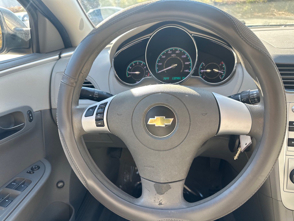 2011 Chevrolet Malibu Image 35