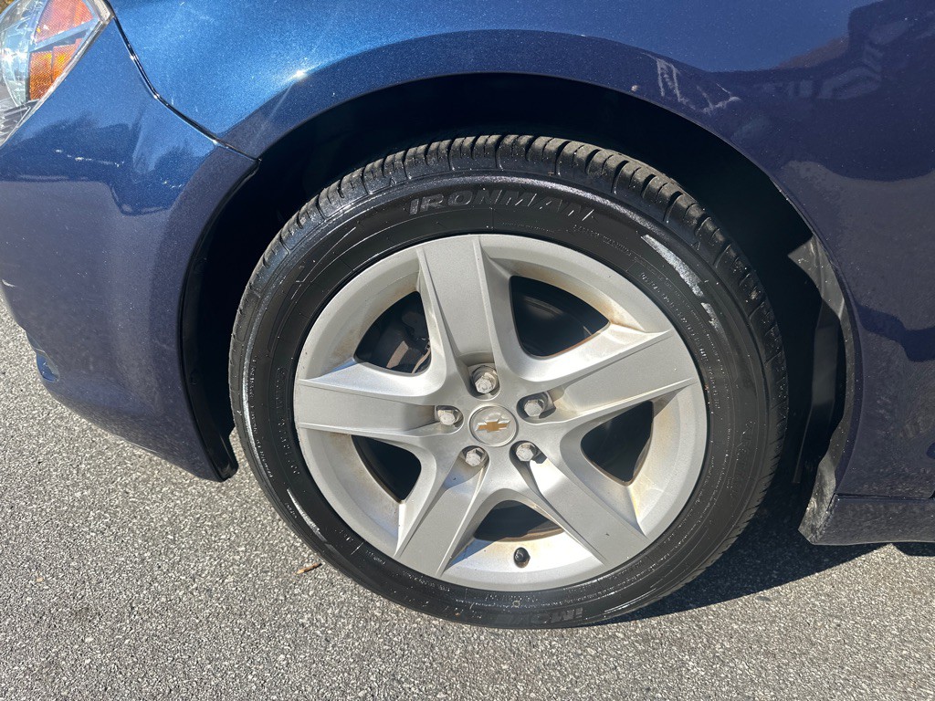 2011 Chevrolet Malibu Image 37