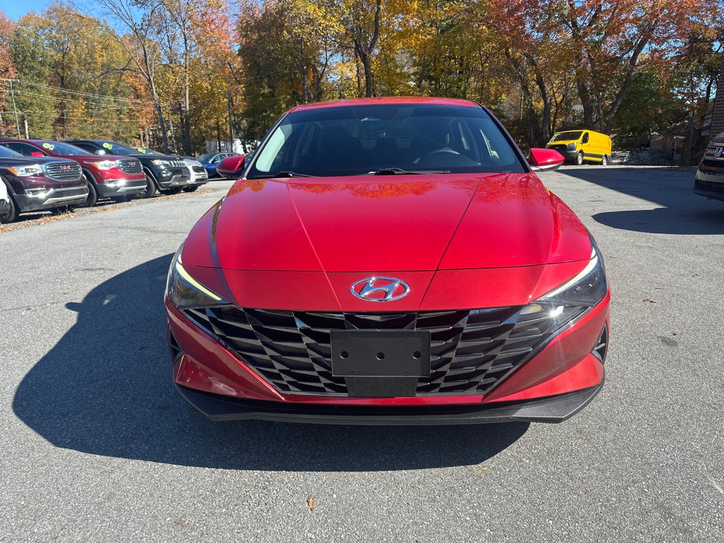 2021 Hyundai Elantra Image 3