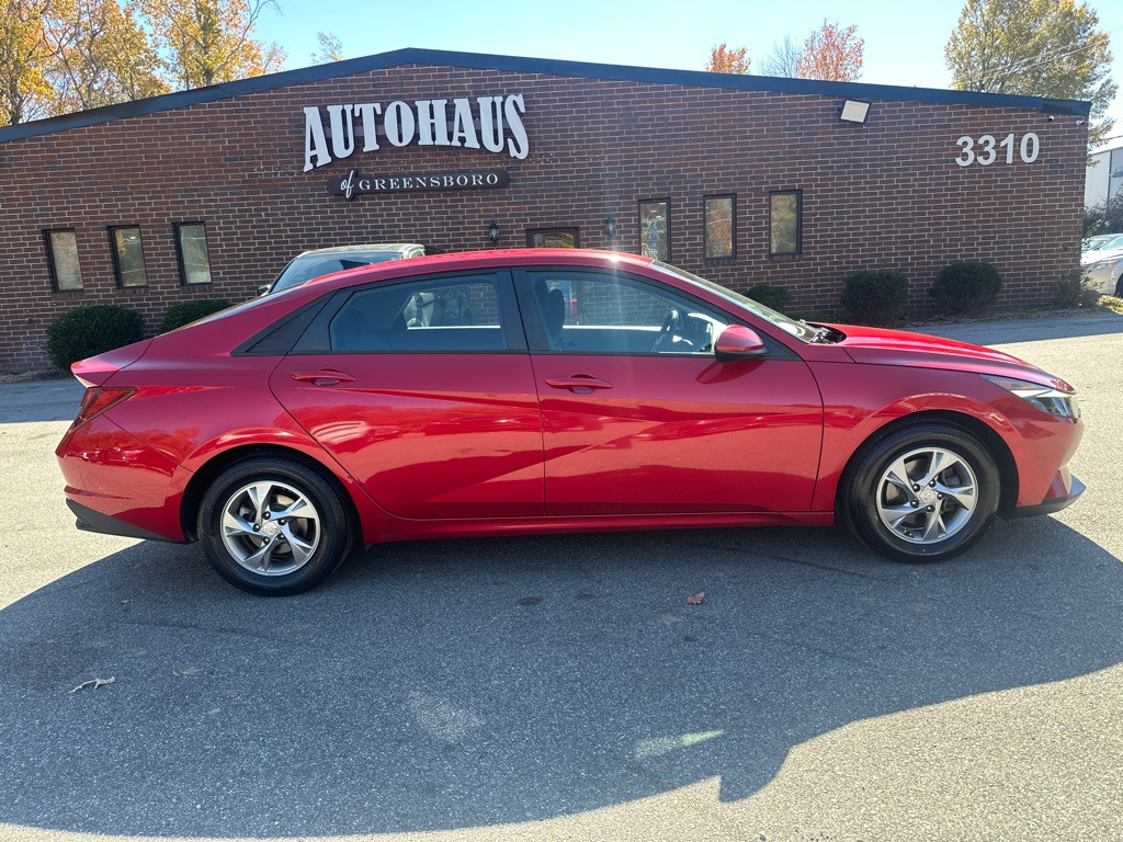 2021 Hyundai Elantra Image 8