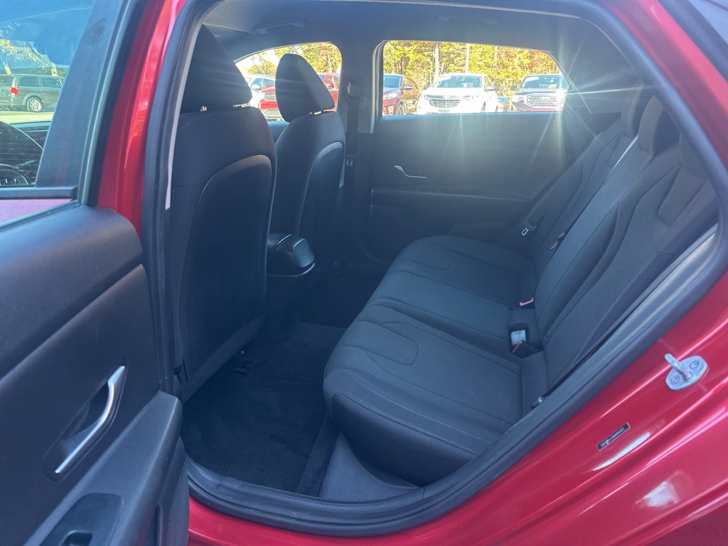 2021 Hyundai Elantra Image 12