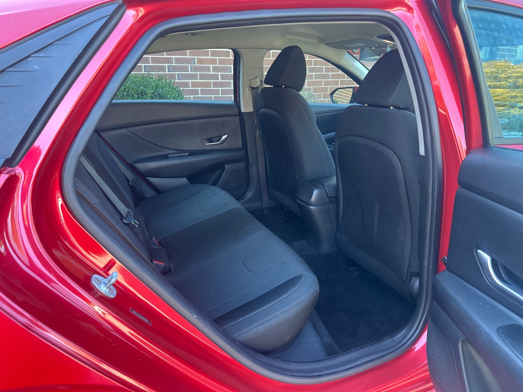 2021 Hyundai Elantra Image 15