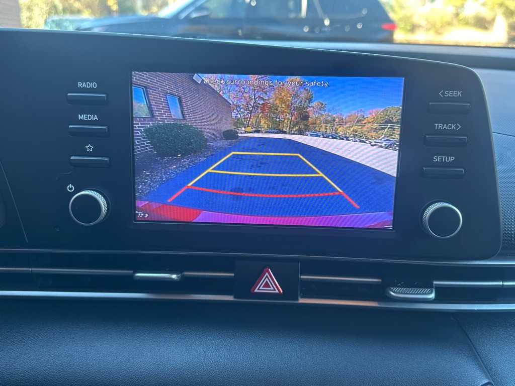 2021 Hyundai Elantra Image 26