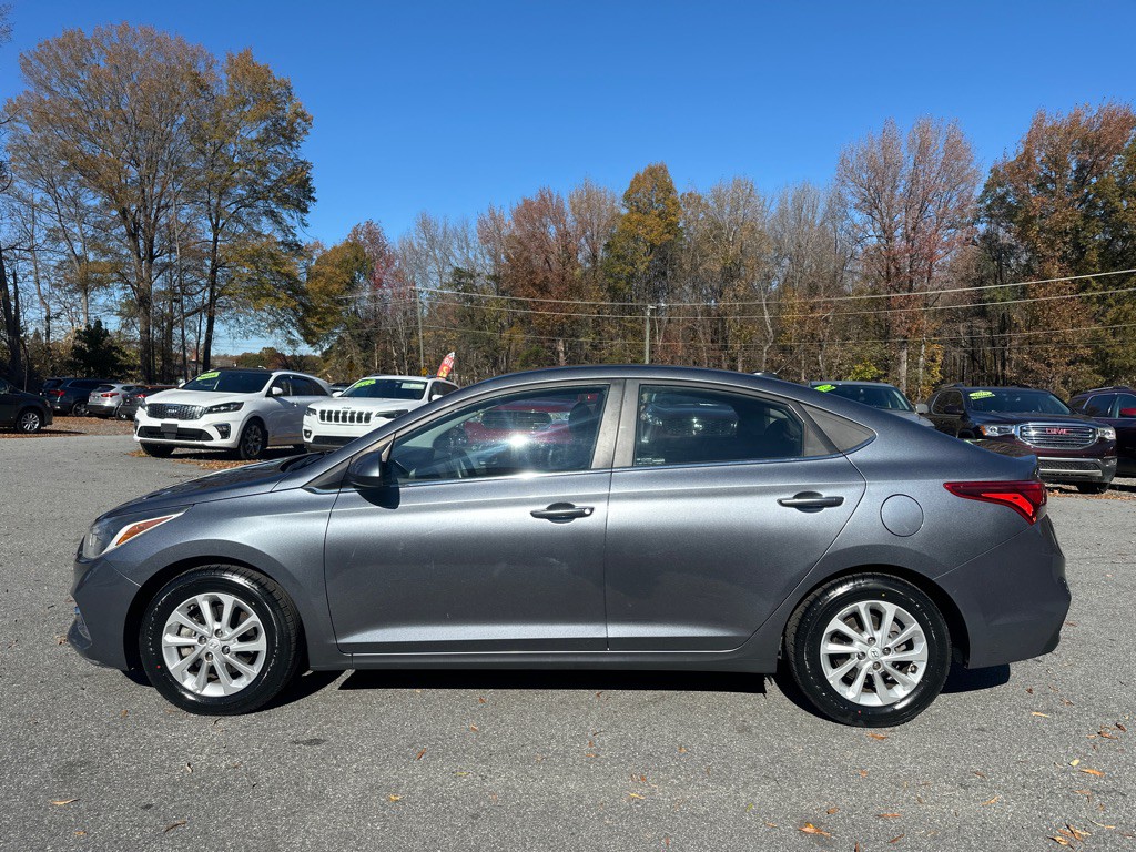 2020 Hyundai Accent Image 3