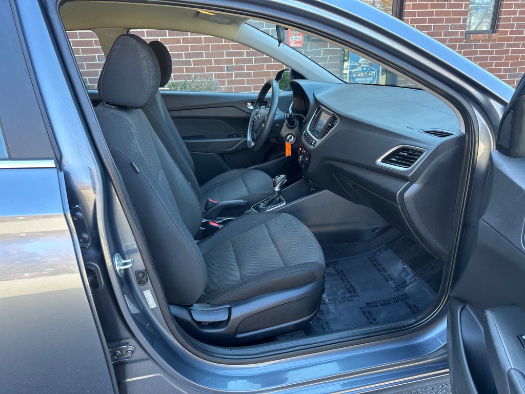 2020 Hyundai Accent Image 16