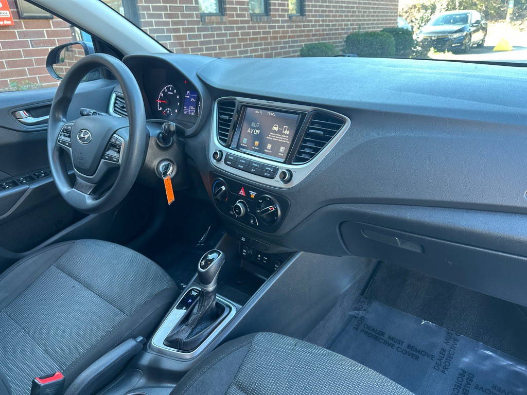 2020 Hyundai Accent Image 18