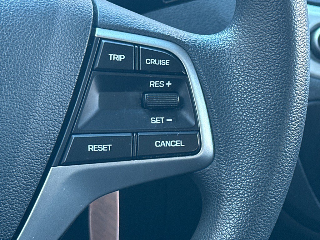 2020 Hyundai Accent Image 21