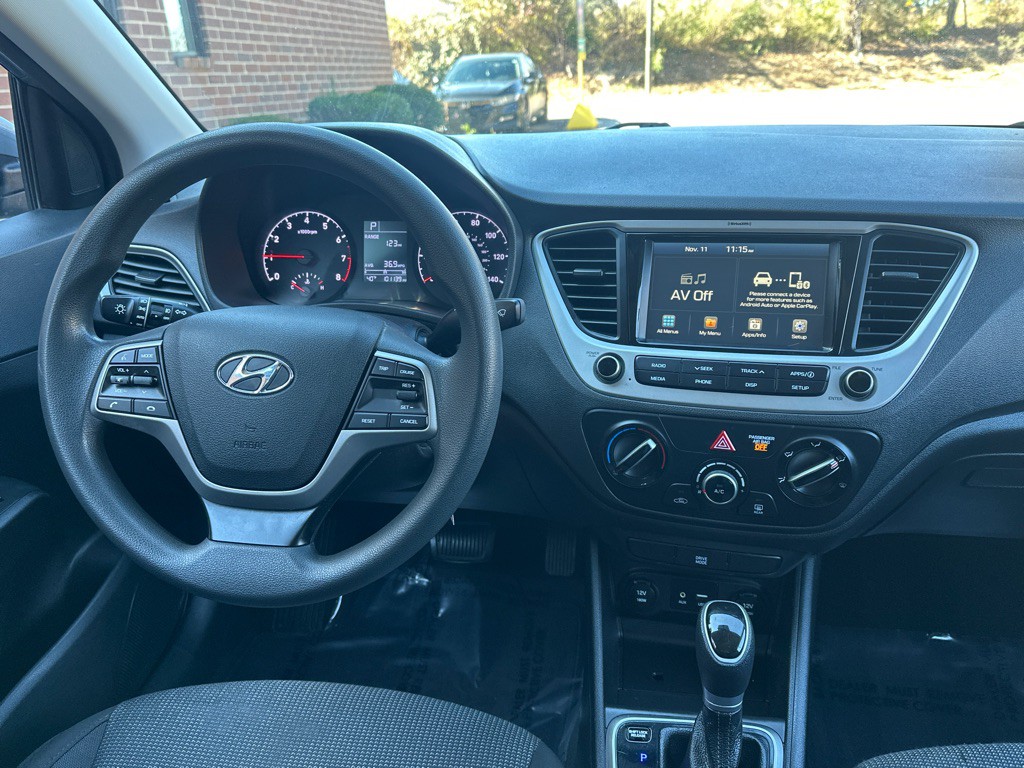 2020 Hyundai Accent Image 27