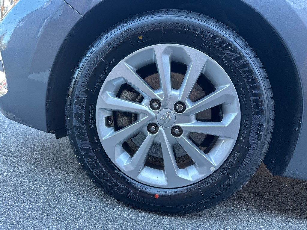 2020 Hyundai Accent Image 29