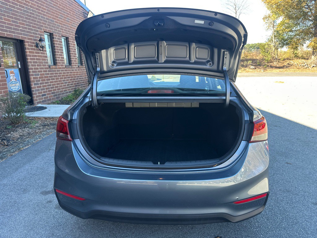 2020 Hyundai Accent Image 34