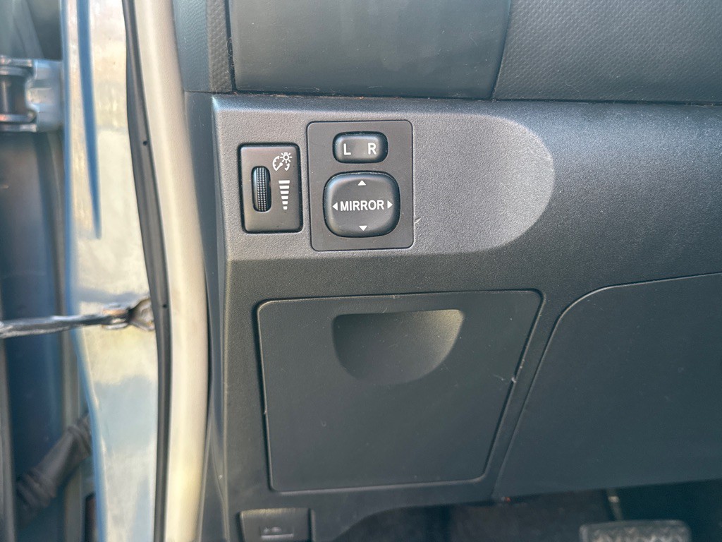 2010 Toyota Yaris Image 19