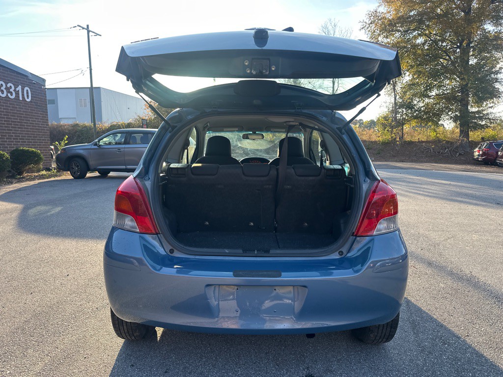 2010 Toyota Yaris Image 21