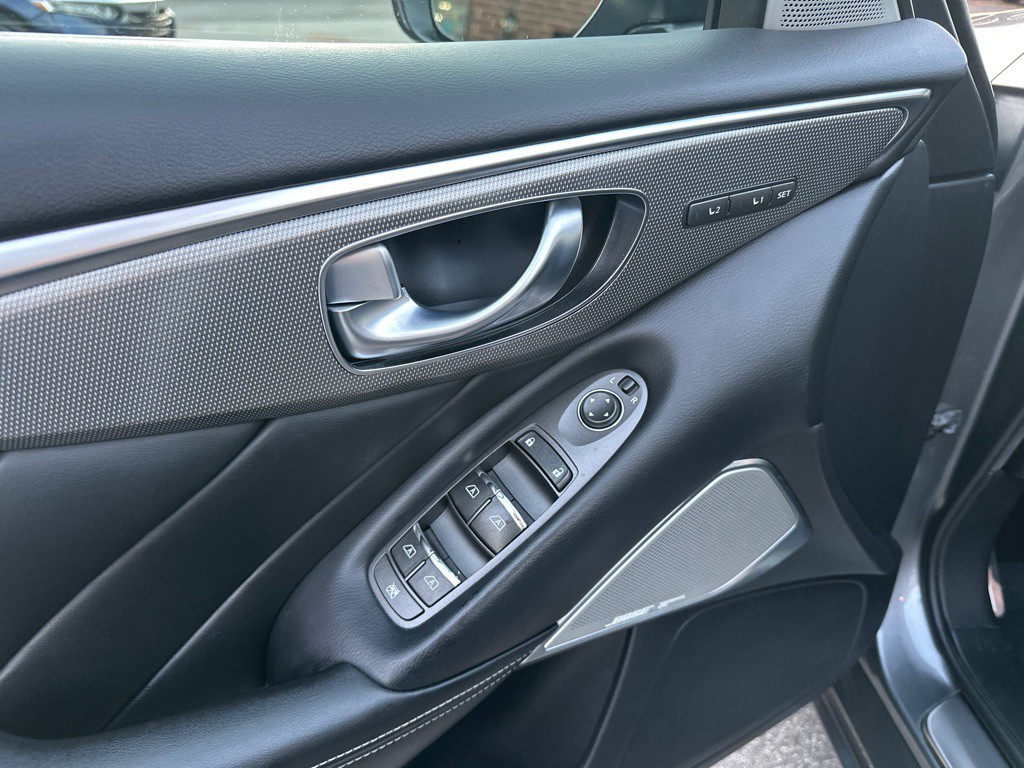2017 INFINITI Q50 Image 10
