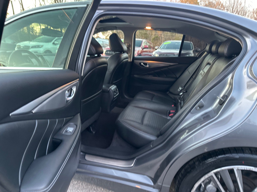 2017 INFINITI Q50 Image 15