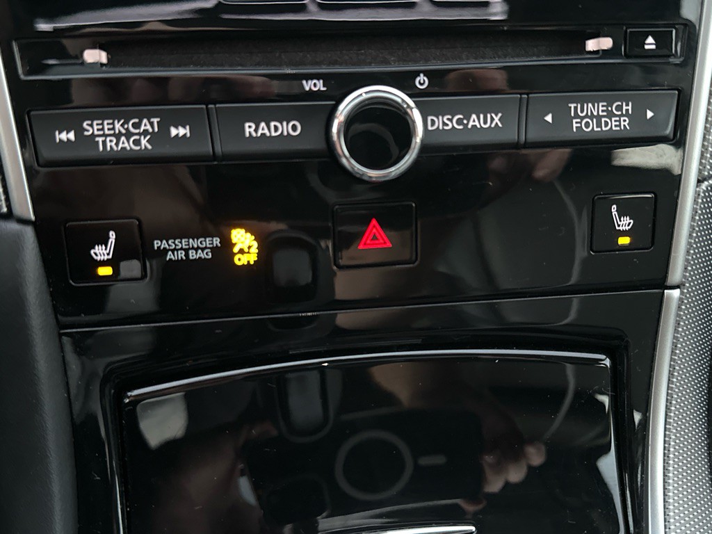 2017 INFINITI Q50 Image 36