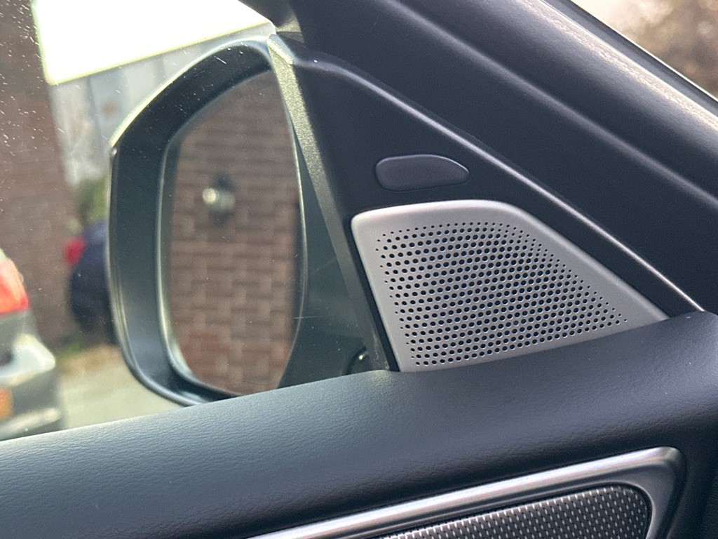 2017 INFINITI Q50 Image 37