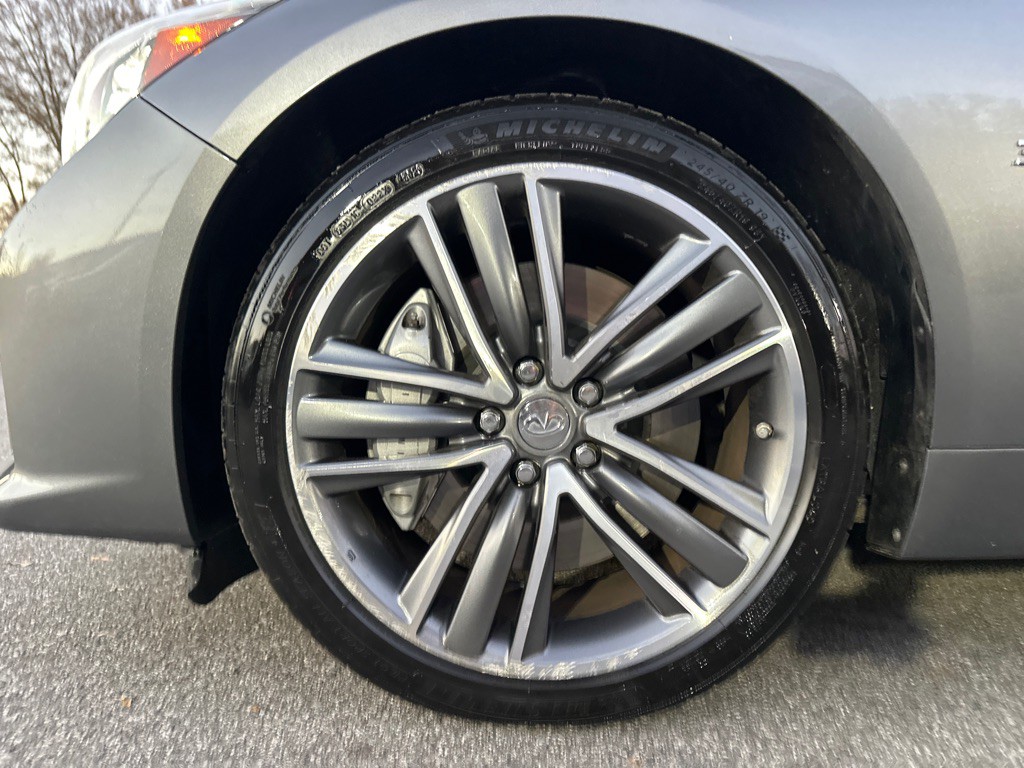 2017 INFINITI Q50 Image 39