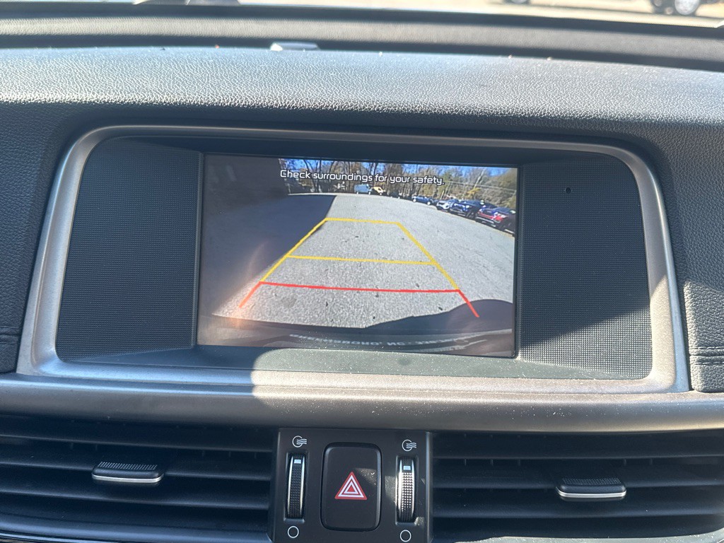 2018 Kia Optima Image 24