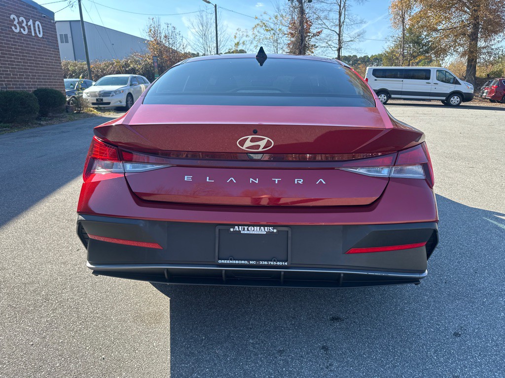 2024 Hyundai Elantra Image 5