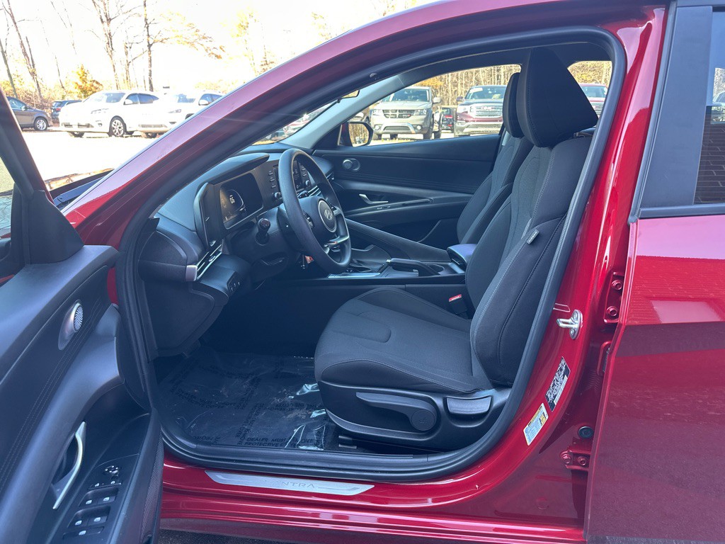 2024 Hyundai Elantra Image 8