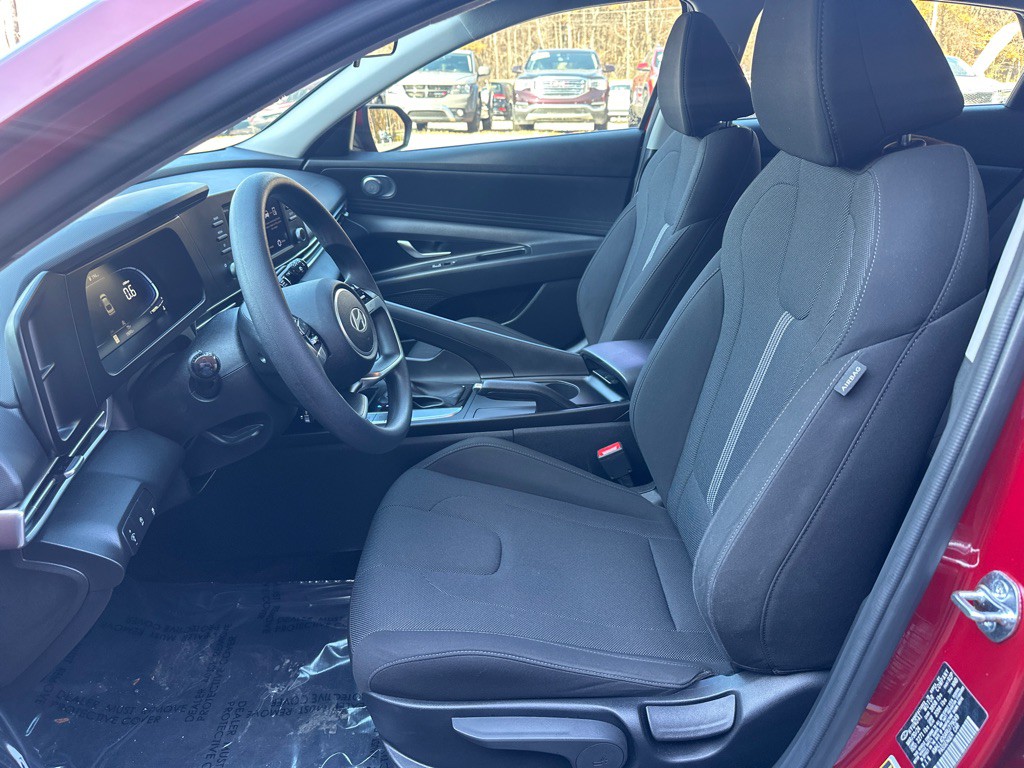 2024 Hyundai Elantra Image 9