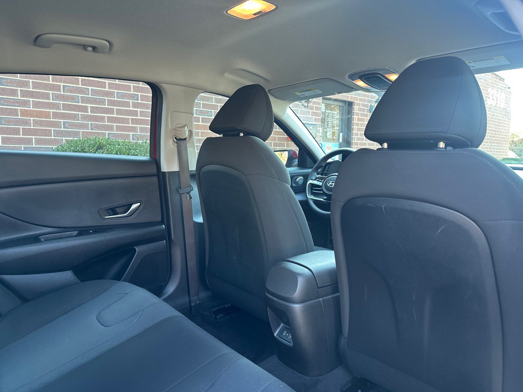 2024 Hyundai Elantra Image 16