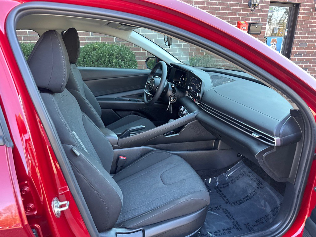 2024 Hyundai Elantra Image 17