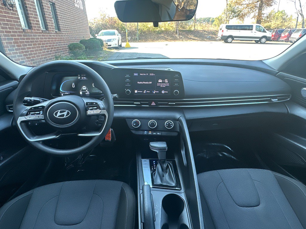 2024 Hyundai Elantra Image 20