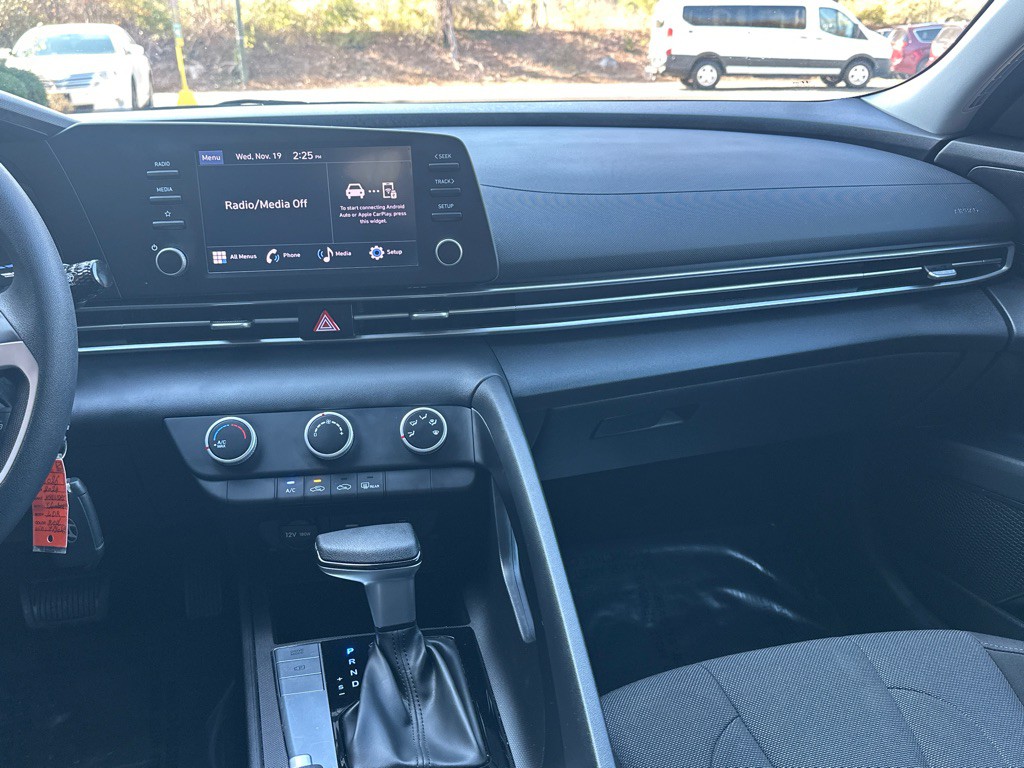2024 Hyundai Elantra Image 33