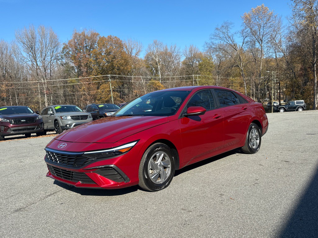 2024 Hyundai Elantra Image 2
