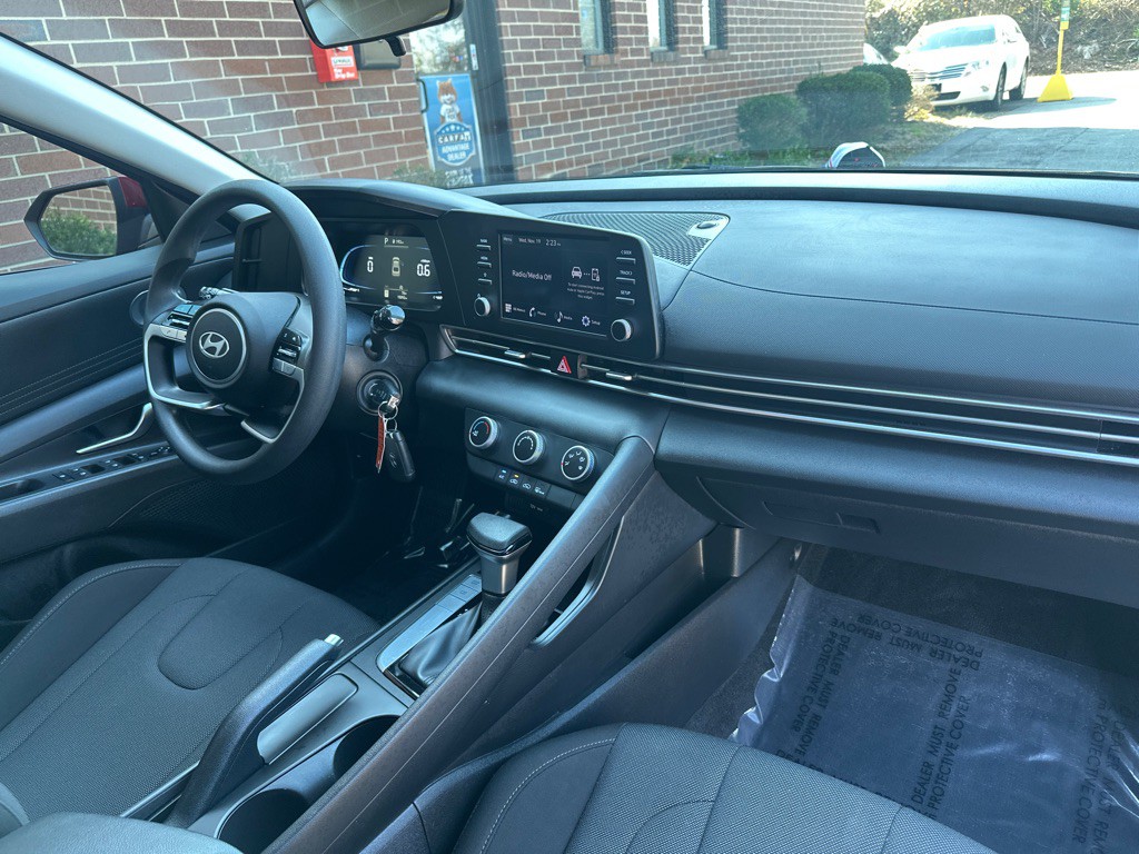 2024 Hyundai Elantra Image 19
