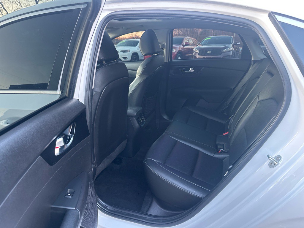 2021 Kia Forte Image 16