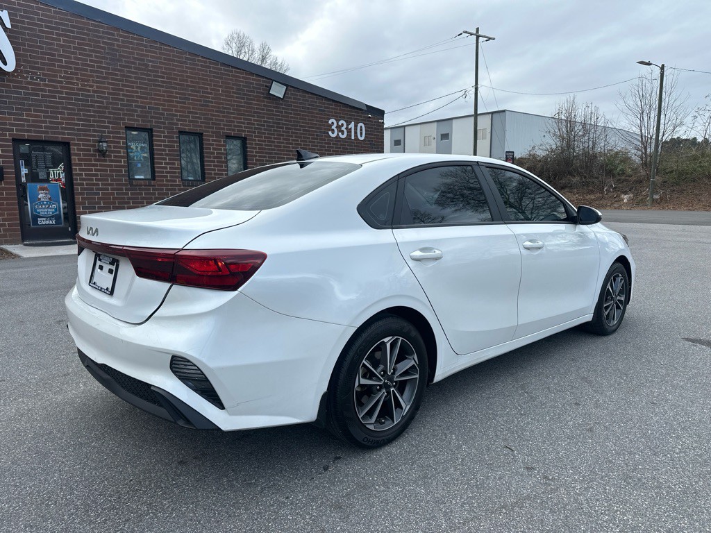 2024 Kia Forte Image 7