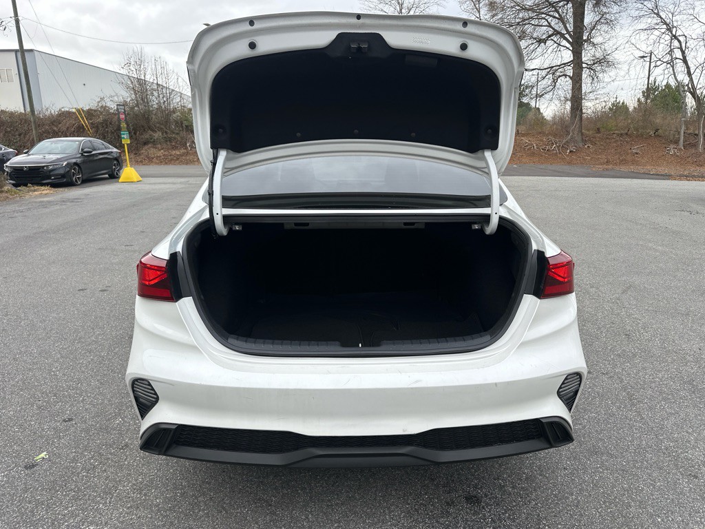 2024 Kia Forte Image 32