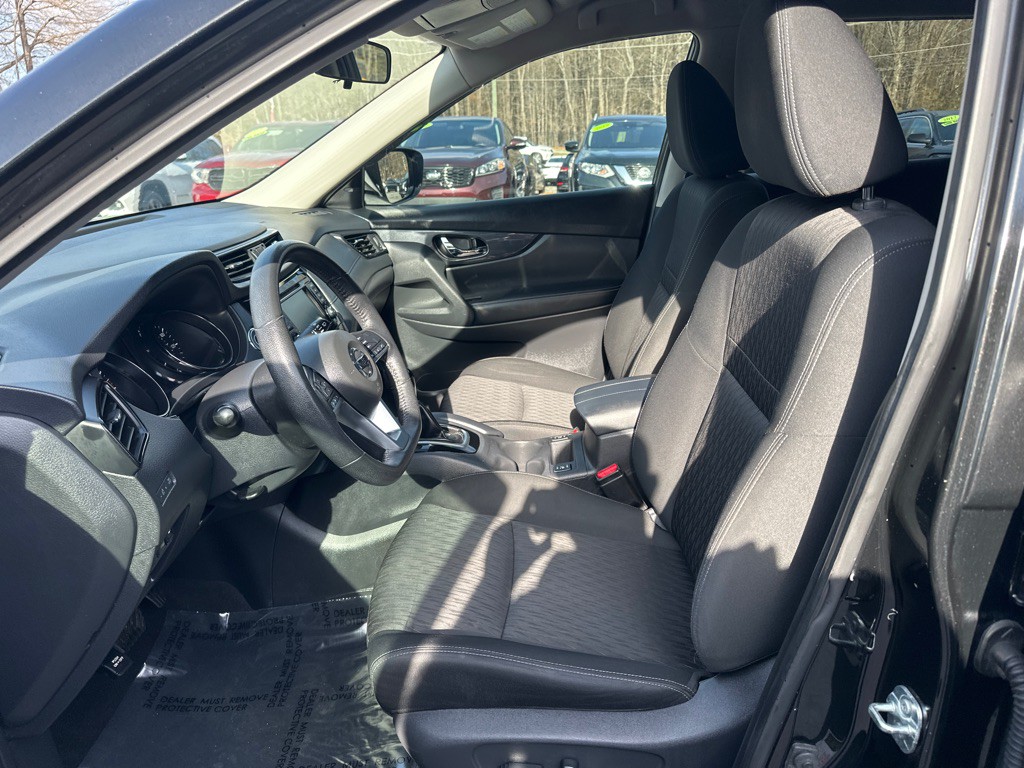 2020 Nissan Rogue Image 10