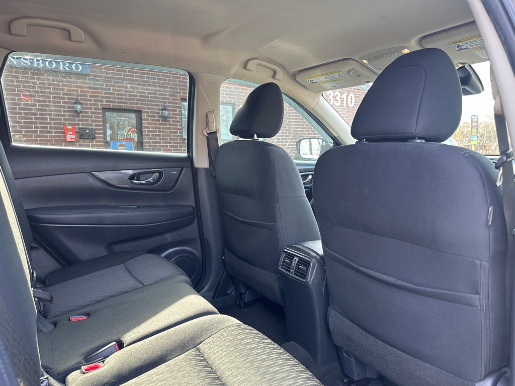 2020 Nissan Rogue Image 17