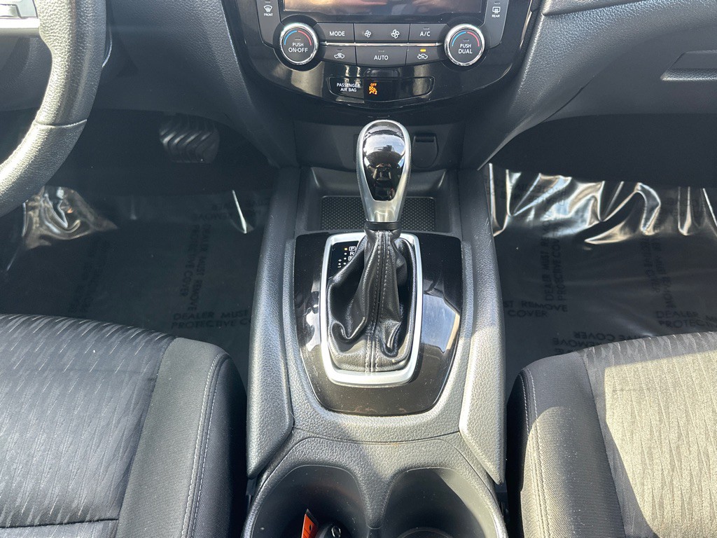 2020 Nissan Rogue Image 26