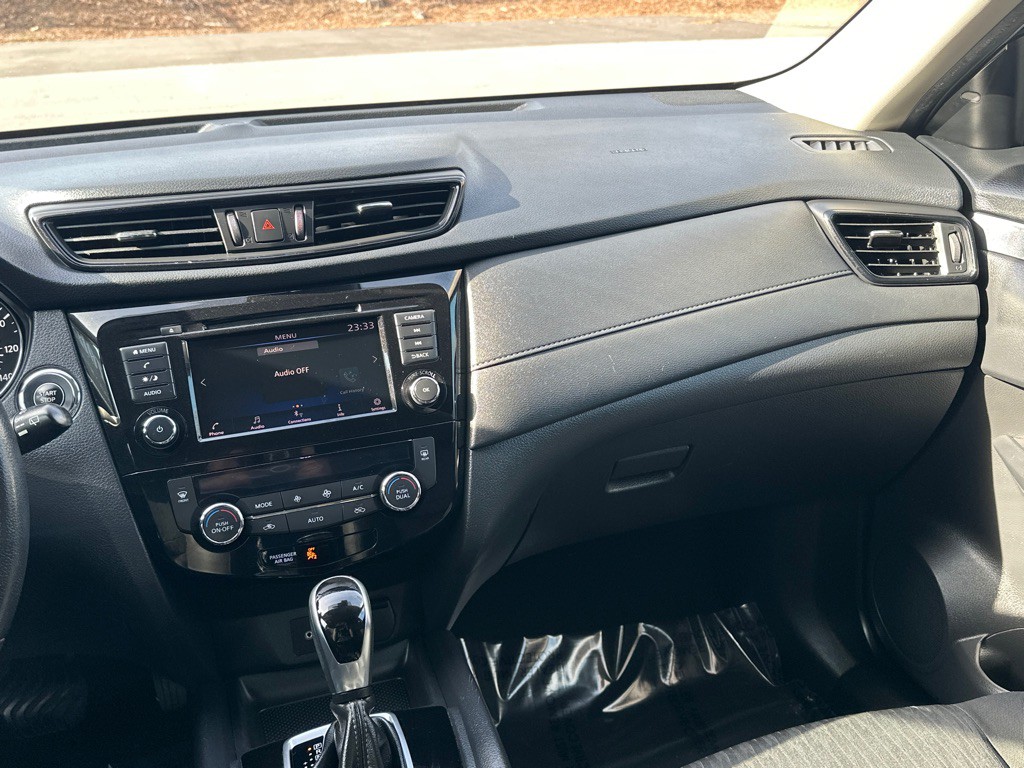 2020 Nissan Rogue Image 28