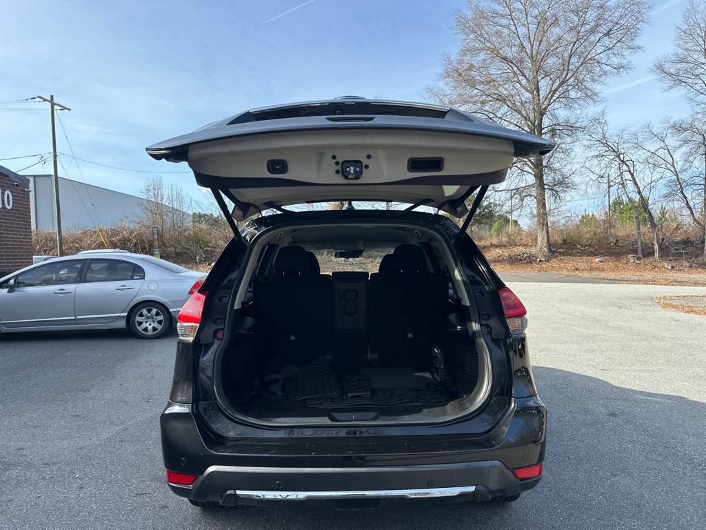 2020 Nissan Rogue Image 35