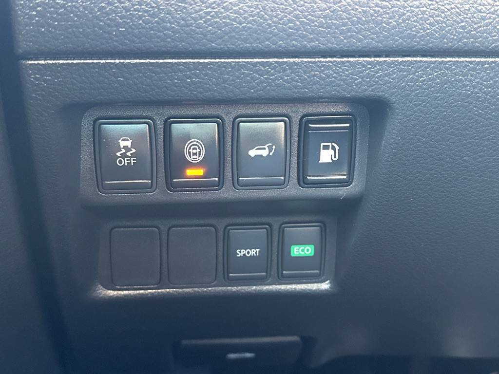 2020 Nissan Rogue Image 42