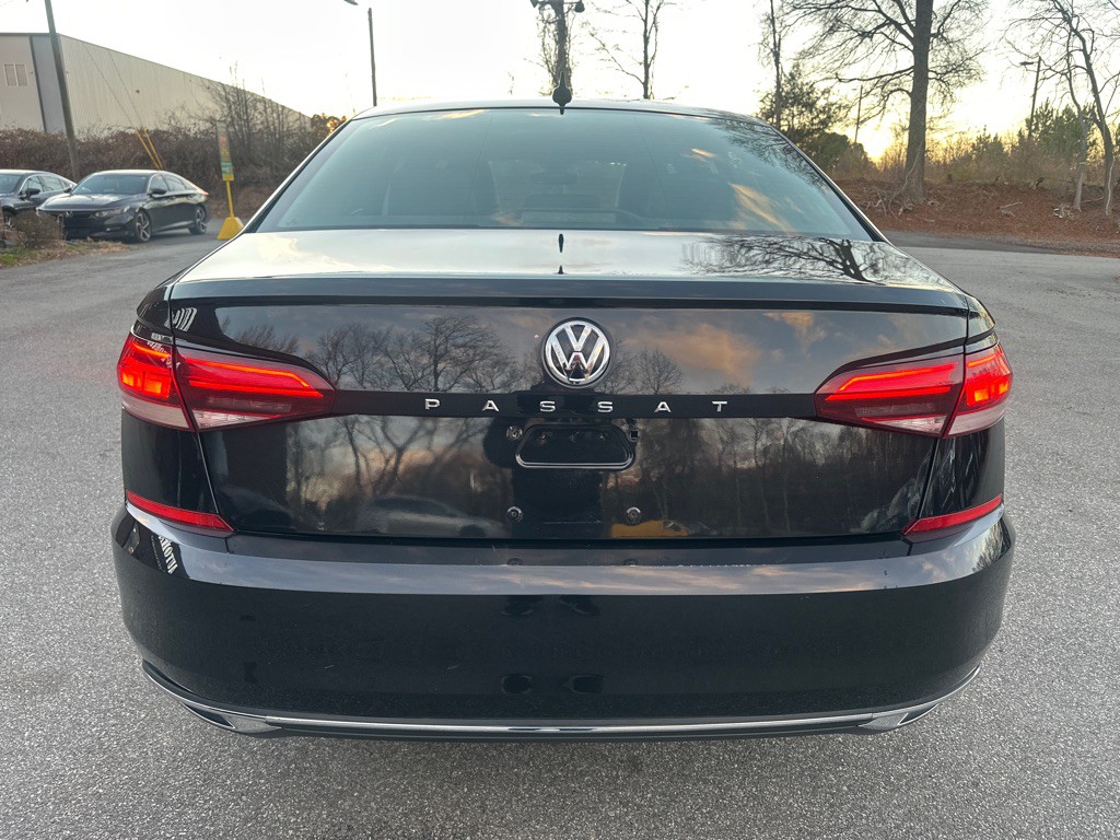 2021 Volkswagen Passat Image 5