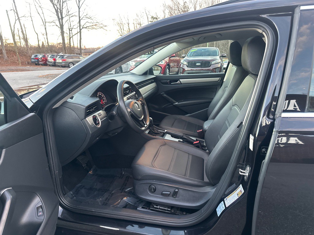 2021 Volkswagen Passat Image 8