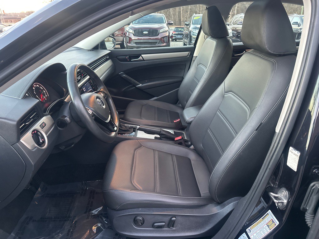 2021 Volkswagen Passat Image 9